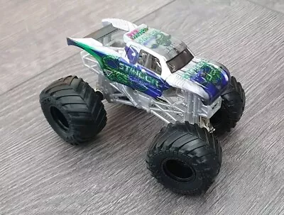 Buy Monster Jam, Official Stinger Unleashed Truck, Die-Cast Vehicle, 1:64 Scale • 5£