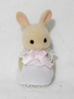 Buy Sylvanian Families Figure - Milk Rabbit Family - Rabbit Family Flocked Cream • 10.02£