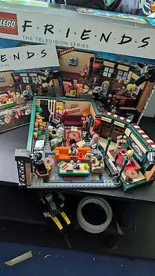 Buy LEGO 21319 Ideas Friends Central Perk Missing One Mini Figure  • 45£