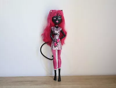 Buy Monster High Catty Black New Scaremester • 23.27£