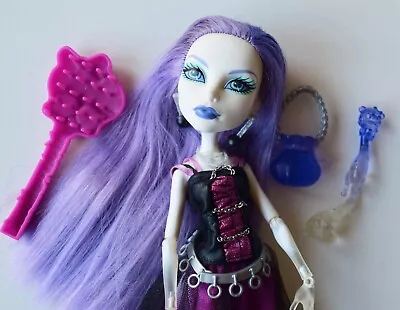 Buy Mattel Monster High Spectra Vondergeist 1st Generation • 75.87£