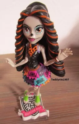 Buy Doll Monster High Skelita Calaveras #6 Collectible Figure + Stand • 15.19£