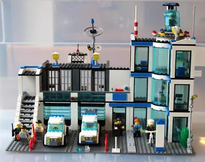 Buy LEGO CITY: Police Station (7498) And Police Helicopter (30222) • 59.99£