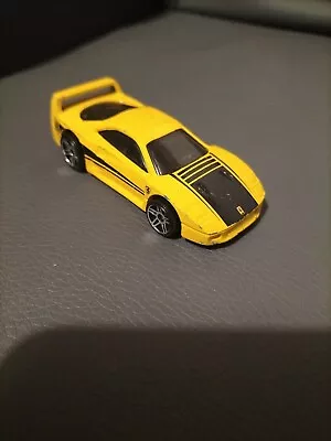 Buy Hot Wheels Ferrari F40 Yellow (2014 Release) • 8£