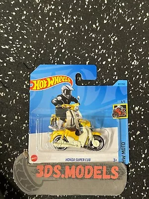 Buy MOTORBIKES SUPER CUB YELLOW Hot Wheels • 2.25£