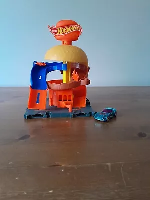 Buy Hot Wheels CityBurger Playset + 1 Car • 6£