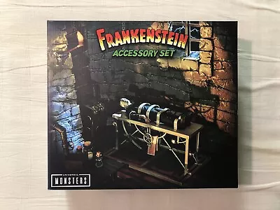 Buy NECA Universal Monsters Frankenstein Accesory Set • 49.99£
