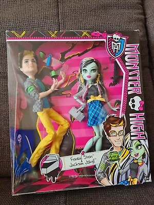 Buy Monster High Picnic Casket Frankie Stein & Jackson Jekyll Doll 2-Pack • 152.03£