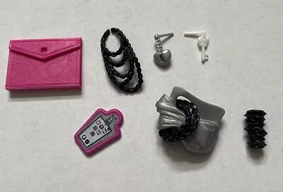Buy Monster High Picture Day Spectra Vondergeist Accessories • 10.12£