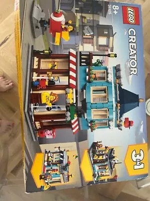 Buy LEGO CREATOR 3in1: Townhouse Toy Store (31105) • 31£