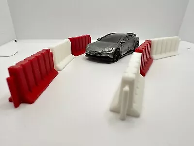 Buy 1:64 Scale Red And White Traffic Barriers For Diorama / Hot Wheels Etc 1/64 Car • 3.70£