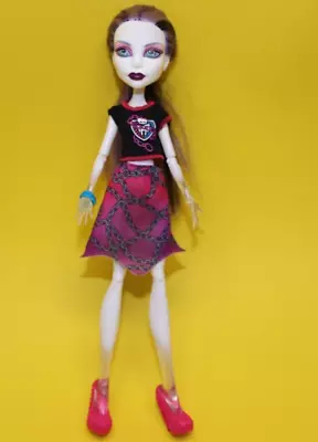 Buy Monster High Doll Spectra Vondergeist Cheerleader • 40.47£