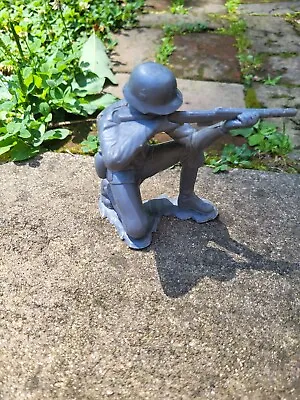 Buy Vintage Louis Marx C. 1963 WW2 German Infantry Kneeling 6 Inch Soldier • 13.93£