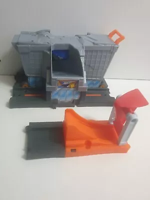 Buy Hot Wheels T-Rex Grocery Attack Playset GBF92 (no Car) • 8£