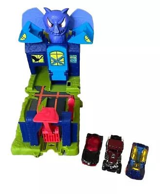 Buy Hot Wheels City Bat Manor Attack Play-Set With Cars • 7.55£