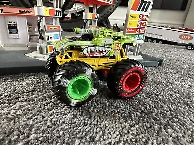 Buy Hot Wheels Monster Trucks 1:64 Invader Graffiti • 7.99£