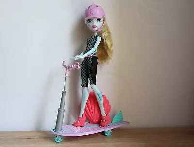 Buy Monster High Lagoon Blue Surf-To-Turf Scooter • 49.57£