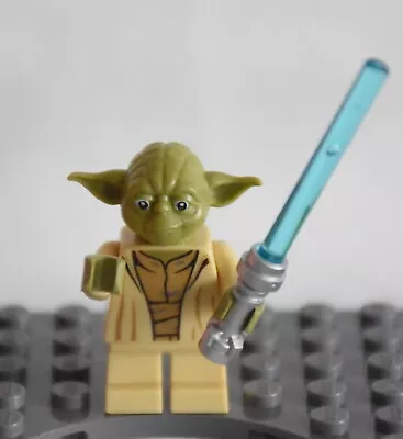 Buy Genuine Lego Star Wars Mini Figure Yoda • 9.50£