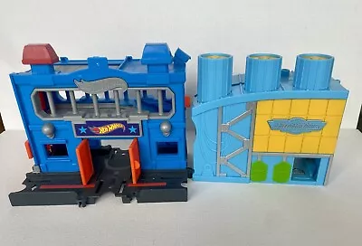 Buy Hot Wheels City Downtown Police Station & MicroMachines Car Wash • 15£