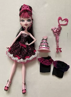 Buy Monster High Sweet 1600 Draculaura • 60.81£