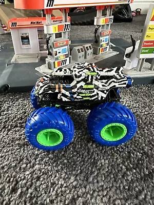 Buy Hot Wheels Monster Truck Invader 1:64 Scale • 7.99£
