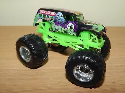 Buy Hot Wheels Monster Truck Grave Digger  1:64 Scale • 8£