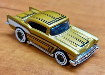 Buy B10-166 - Hot Wheels FYC41 R09 - 57 Chevy - Gold With Scallops - 2022 • 2.50£