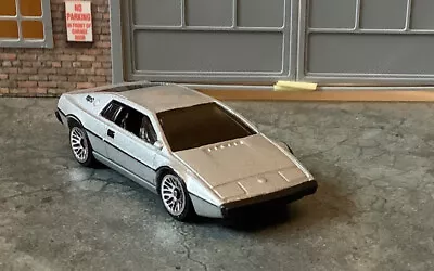 Buy Hot Wheels - LOTUS ESPRIT S1 - 1/64 - *NEW* • 3£