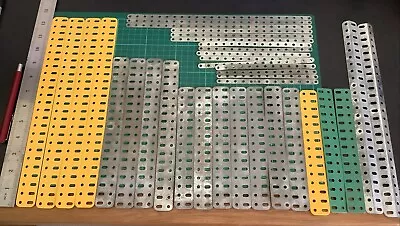 Buy 35 Meccano Flat Metal Plates - Mix Of Sizes And Colours • 10.51£