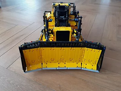 Buy Lego Technic: Cat D11 Bulldozer 42131 • 270£