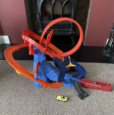 Buy Hot Wheels City Volcano Escape Connectable Playset • 20£