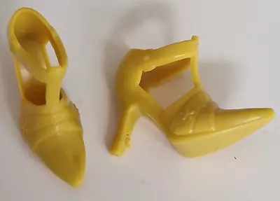 Buy Barbie Shoes Unmarked, Yellow Pumps • 0.84£
