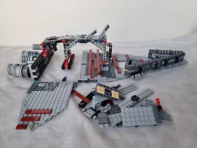Buy LEGO Star Wars: Venator-Class Republic Attack Cruiser (8039) *incomplete* • 60£