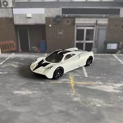 Buy Hot Wheels ‘17 Pagani Huayra, White Loose Diecast • 3£