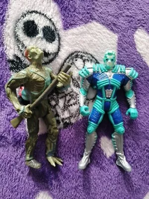 Buy 2 Vintage Action Figures : Batman And Robin - Mr. Freeze & MIB - Edgar Alien  • 7.95£