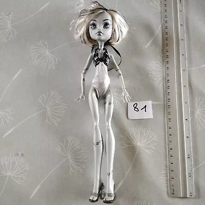 Buy Monster HIGH Mattel - Skull Shores Black & White Frankie Stein - 2012 • 30.41£