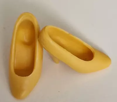 Buy Barbie Shoes Unmarked, Yellow Pumps • 0.84£