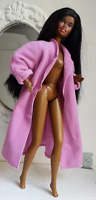 Buy Vintage Mattel Barbie_orig #9407 BENETTON Christie Shopping 1991 In #5964 Coat • 58.57£