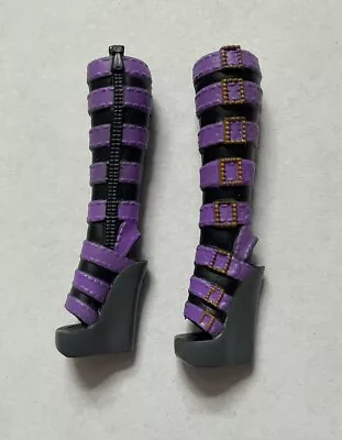 Buy Monster High First Wave Basic Clawdeen Wolf Shoes • 16.19£