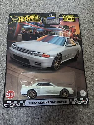 Buy Hot Wheels Premium - Boulevard Nissan Skyline GT-R R32 (BNR32) No.99 - 1:64 • 15£