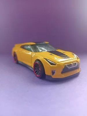 Buy Hot Wheels '17 Nissan GT-R R35 In Yellow • 3.29£