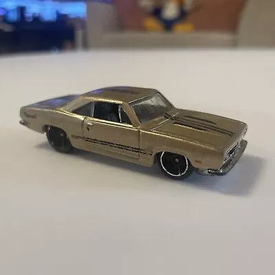 Buy Hot Wheels '67 Chevy Chevelle SS 396 Gold 1:64 Scale 2010 • 3.99£