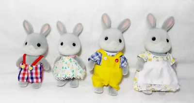 Buy Sylvanian Families Figure - Gray Rabbit Family - Grey Flocked Rabbit Family • 21.14£