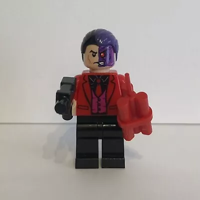 Buy LEGO SH594: Two-Face - Black Shirt, Red Tie And Jacket From 76122 - Batcave • 16.99£