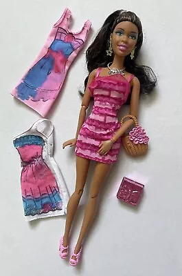Buy Barbie Fashionistas Fashion Nikki • 30.35£