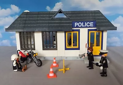 Buy Playmobil Police Station/Hospital Hybrid • 50£