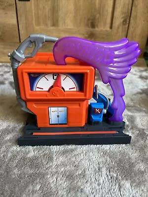 Buy Hot Wheels City Downtown Fuel Stop Playset • 5£
