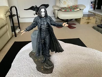 Buy Neca The Crow Eric Draven 7” Cult Classics Series Figure. • 79.99£