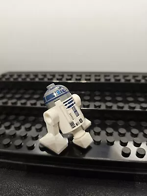 Buy LEGO STAR WARS R2-D2 Minifigure  • 5.99£