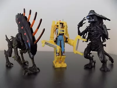 Buy KENNER ALIENS Queen (1992)/Wild Boar Alien (1994)/FUNKO Ripley Power Loader • 14.99£